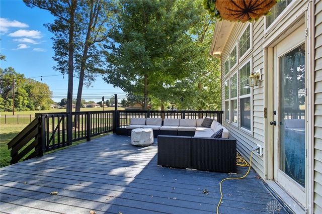 970 Forest Edge Avenue, Springfield, OH 45503