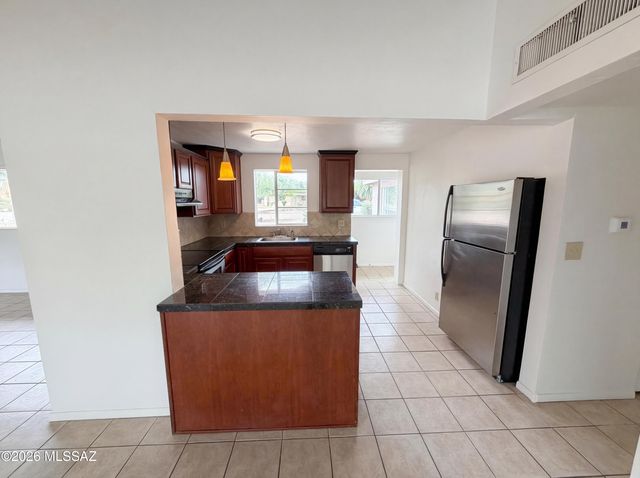 5211 E 20th Street, Tucson, AZ 85711