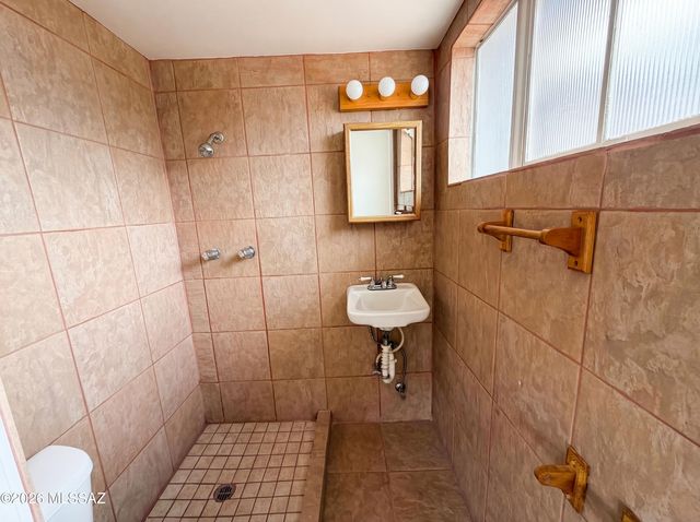 5211 E 20th Street, Tucson, AZ 85711