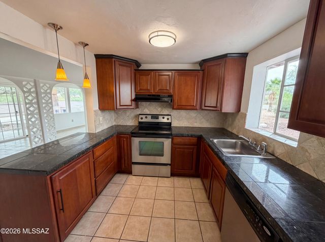 5211 E 20th Street, Tucson, AZ 85711