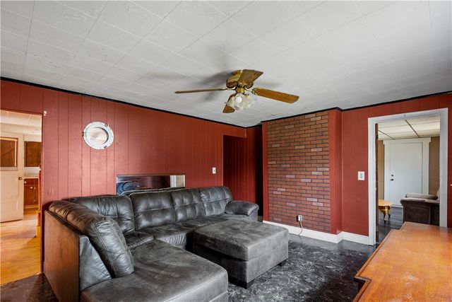 11 Madison Street, Cokeburg, PA 15324