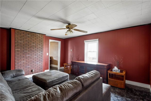 11 Madison Street, Cokeburg, PA 15324