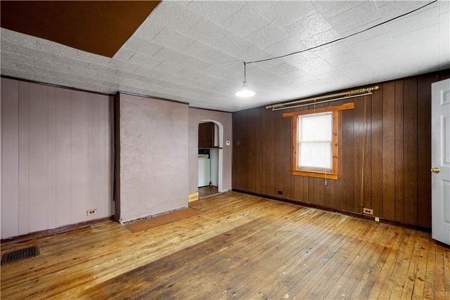 11 Madison Street, Cokeburg, PA 15324