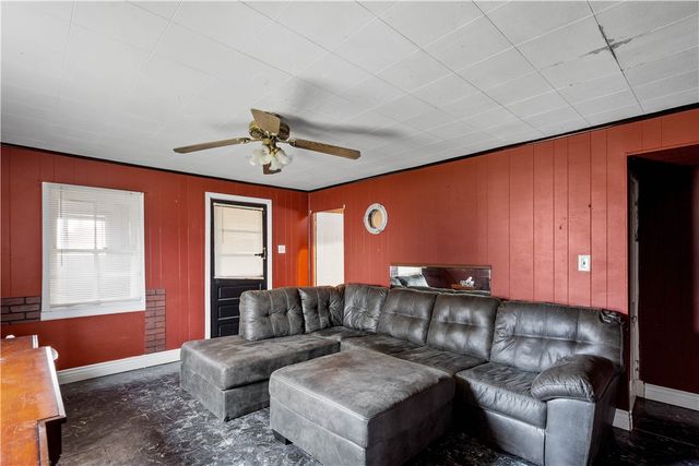 11 Madison Street, Cokeburg, PA 15324