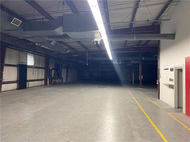 77 Broadcommon Road, Bristol, RI 02809