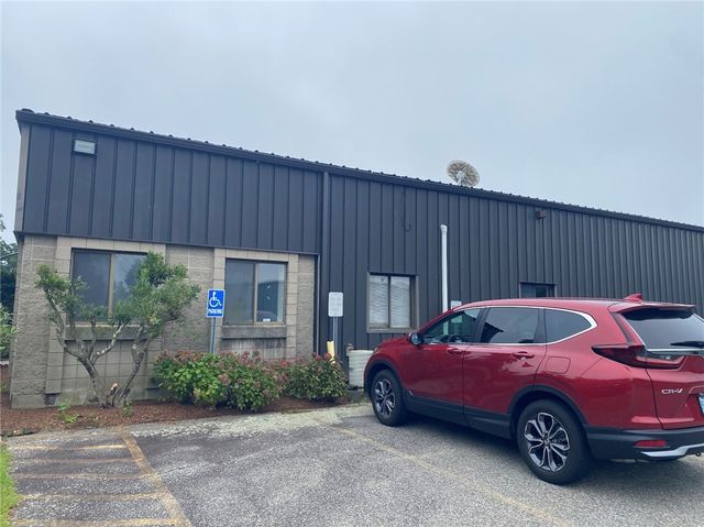 77 Broadcommon Road, Bristol, RI 02809