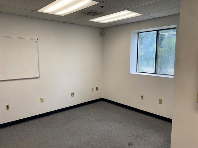 77 Broadcommon Road, Bristol, RI 02809