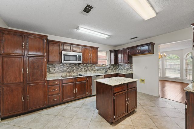 1521 Curtis Lane, Cedar Hill, TX 75104