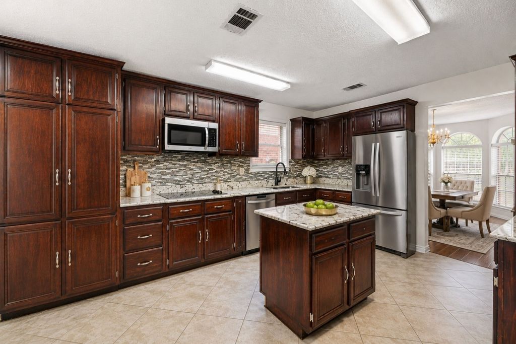 1521 Curtis Lane, Cedar Hill, TX 75104