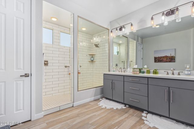 250 W QUEEN CREEK Road 145, Chandler, AZ 85248