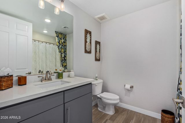 250 W QUEEN CREEK Road 145, Chandler, AZ 85248