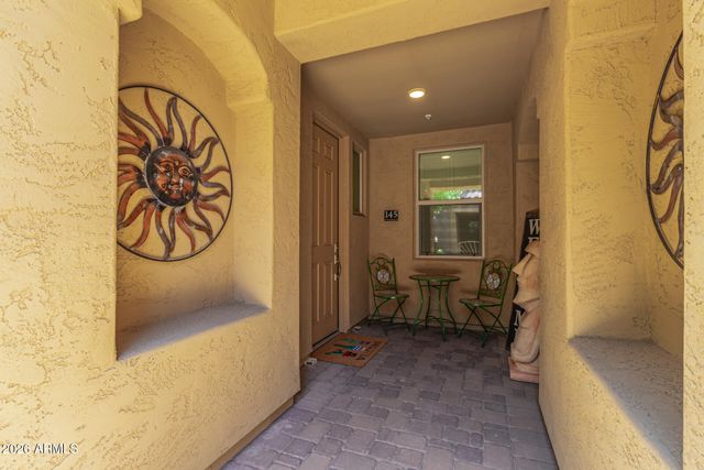 250 W QUEEN CREEK Road 145, Chandler, AZ 85248