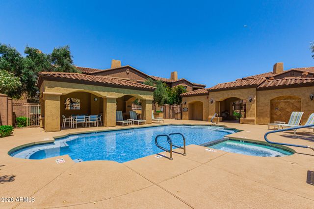 250 W QUEEN CREEK Road 145, Chandler, AZ 85248