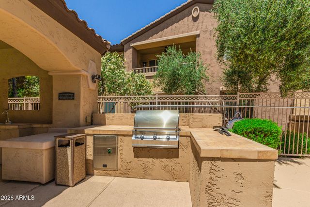 250 W QUEEN CREEK Road 145, Chandler, AZ 85248