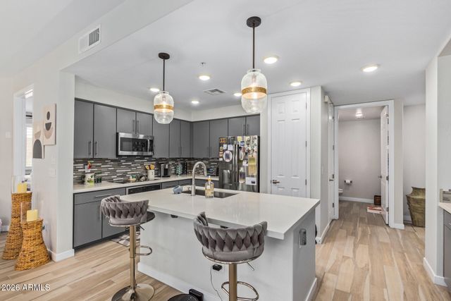 250 W QUEEN CREEK Road 145, Chandler, AZ 85248