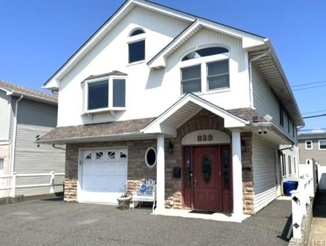 823 E Park Place, Long Beach, NY 11561
