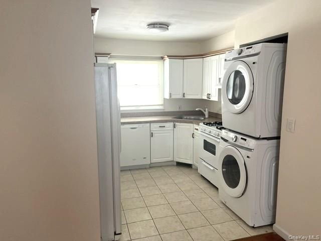 823 E Park Place, Long Beach, NY 11561