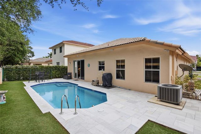 14033 N Cypress Cove Cir, Davie, FL 33325