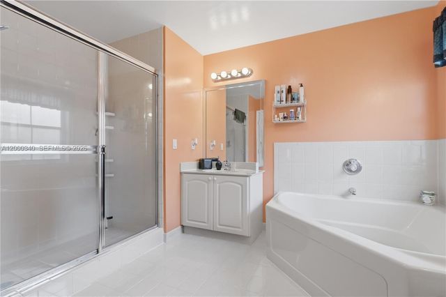 14033 N Cypress Cove Cir, Davie, FL 33325