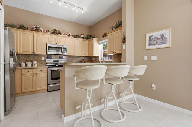 14033 N Cypress Cove Cir, Davie, FL 33325