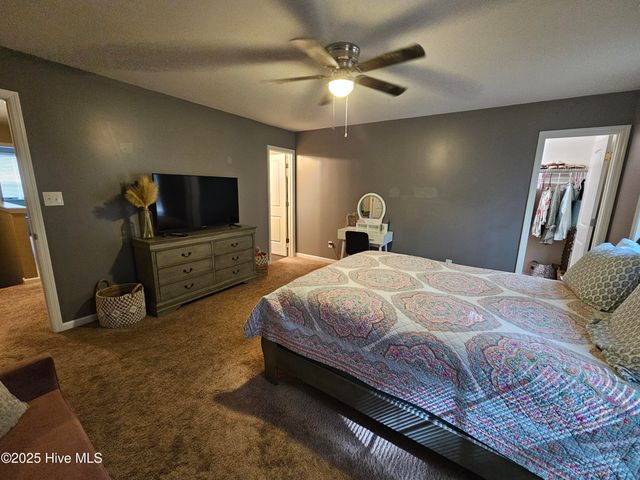 504 Kenan Loop, Jacksonville, NC 28546