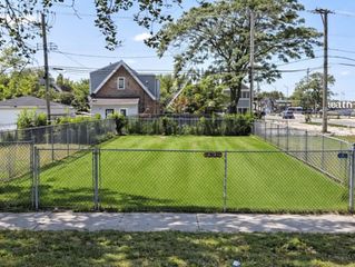 1302 S Oakley Avenue, Chicago, IL 60608