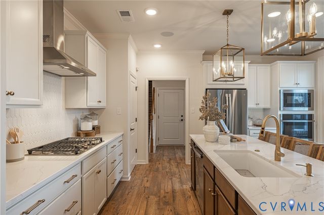 6607 Mayland Ridge Ln, Moseley, VA 23120