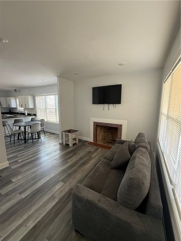 1076 Plainfield Street, Johnston, RI 02919