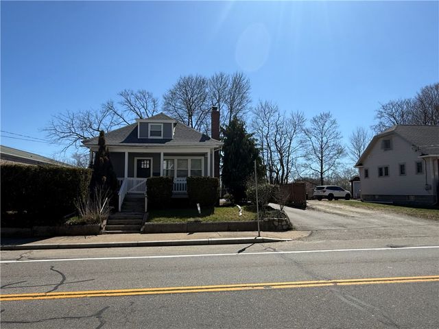 1076 Plainfield Street, Johnston, RI 02919