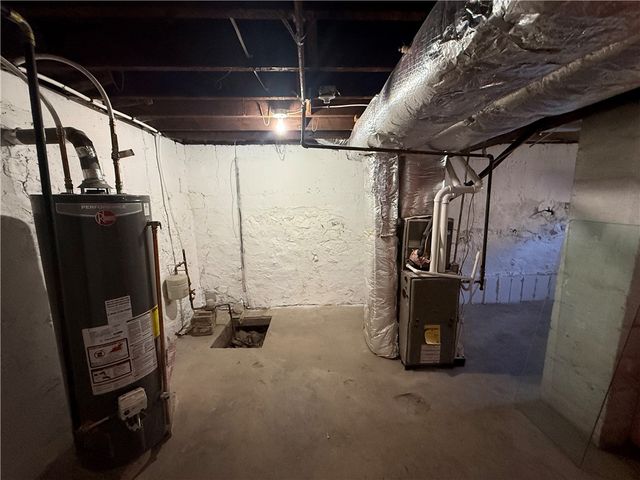 1076 Plainfield Street, Johnston, RI 02919