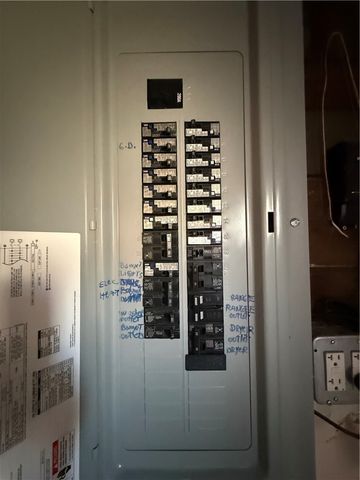 1076 Plainfield Street, Johnston, RI 02919