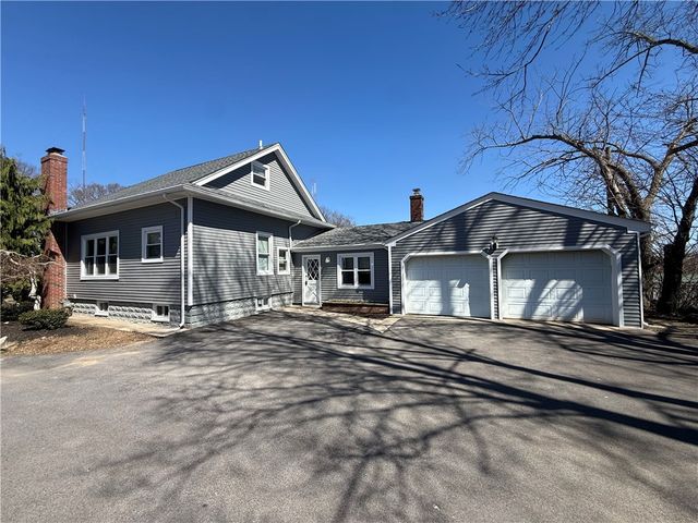 1076 Plainfield Street, Johnston, RI 02919