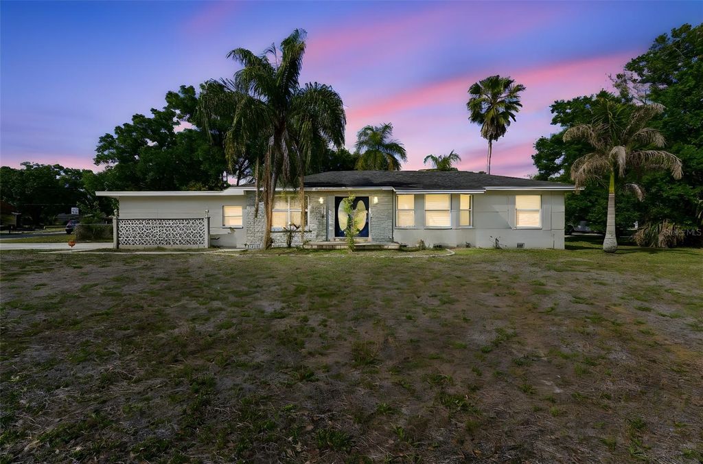 Image 1 of property listing at 2301 W ELDRED DRIVE, Tampa, FL 33603