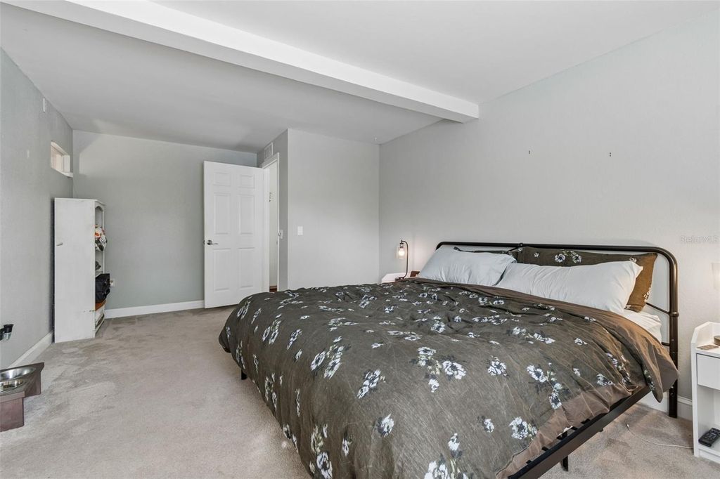 Image 14 of property listing at 2301 W ELDRED DRIVE, Tampa, FL 33603