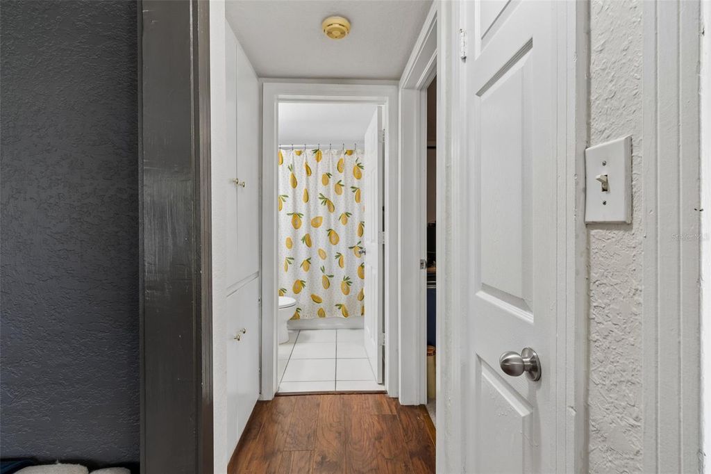 Image 6 of property listing at 2301 W ELDRED DRIVE, Tampa, FL 33603