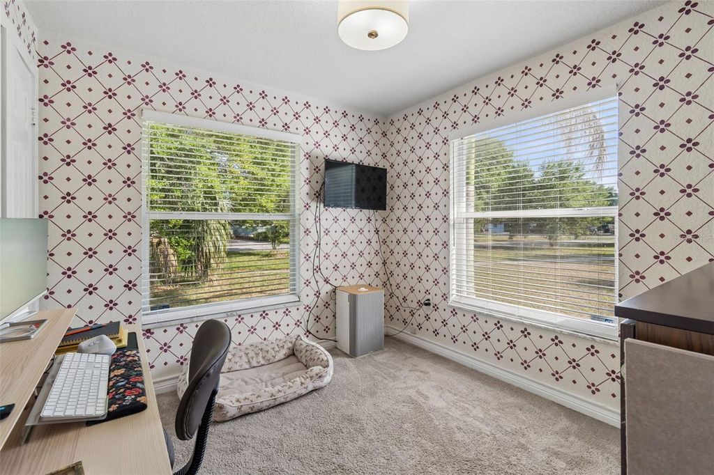 Image 8 of property listing at 2301 W ELDRED DRIVE, Tampa, FL 33603