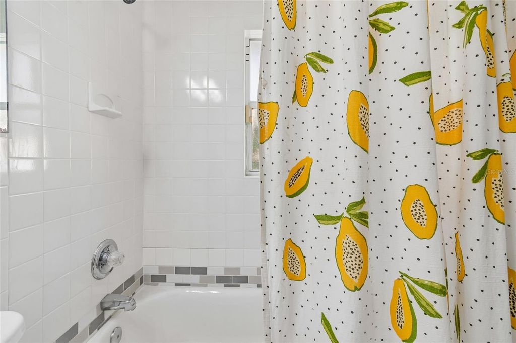 Image 10 of property listing at 2301 W ELDRED DRIVE, Tampa, FL 33603