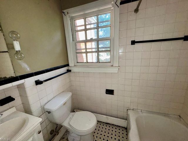 2910 Woodland AVE, Norfolk, VA 23504