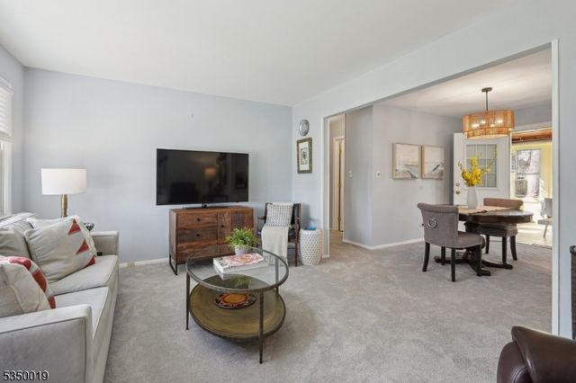 9 Wells Court, Bloomfield Twp., NJ 07003