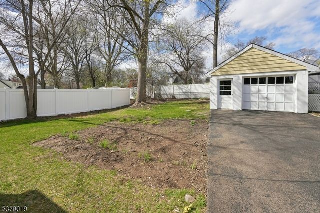 9 Wells Court, Bloomfield Twp., NJ 07003