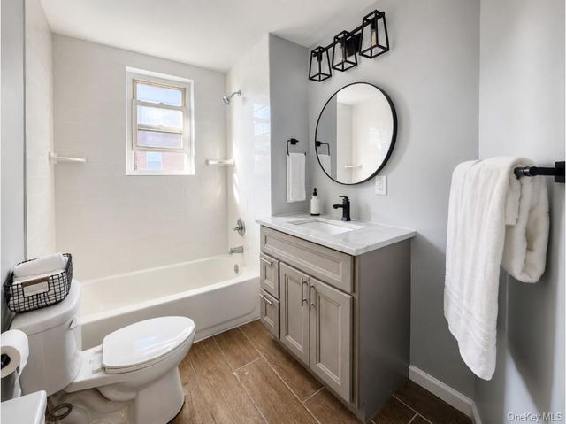 158 Cleveland Avenue, Mineola, NY 11501
