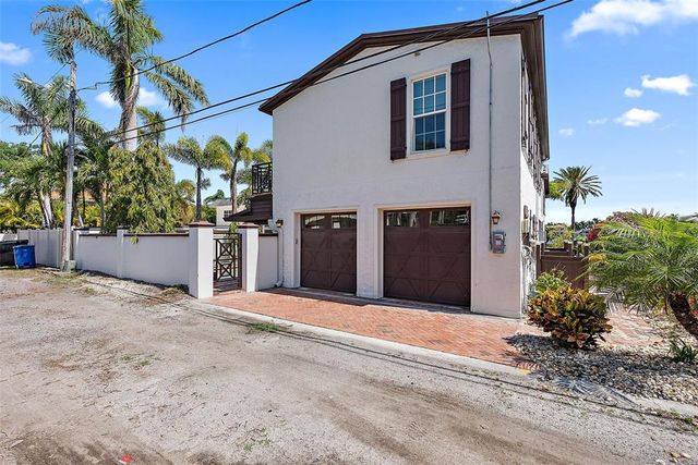 2320 COFFEE POT BOULEVARD NE, St Petersburg, FL 33704