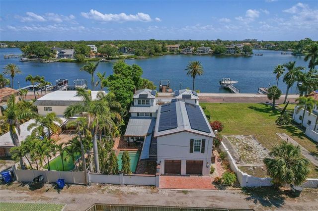 2320 COFFEE POT BOULEVARD NE, St Petersburg, FL 33704