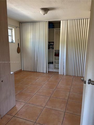 17960 NE 6th Ave, North Miami Beach, FL 33162