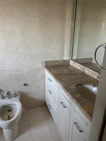 17960 NE 6th Ave, North Miami Beach, FL 33162