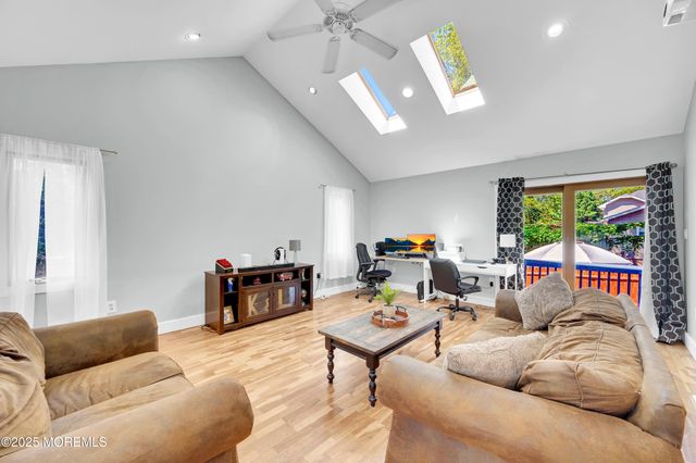 542 Princess Court, Toms River, NJ 08753