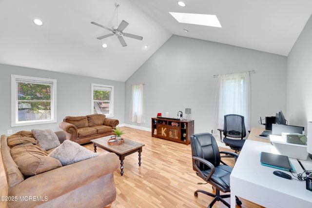 542 Princess Court, Toms River, NJ 08753