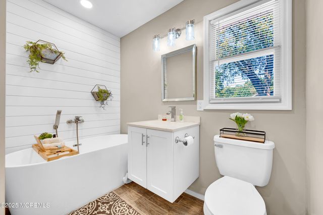 542 Princess Court, Toms River, NJ 08753