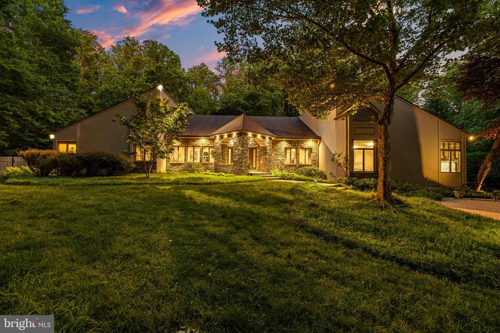 Image 1 of property listing at 12113 HENESON GARTH, Owings Mills, MD 21117