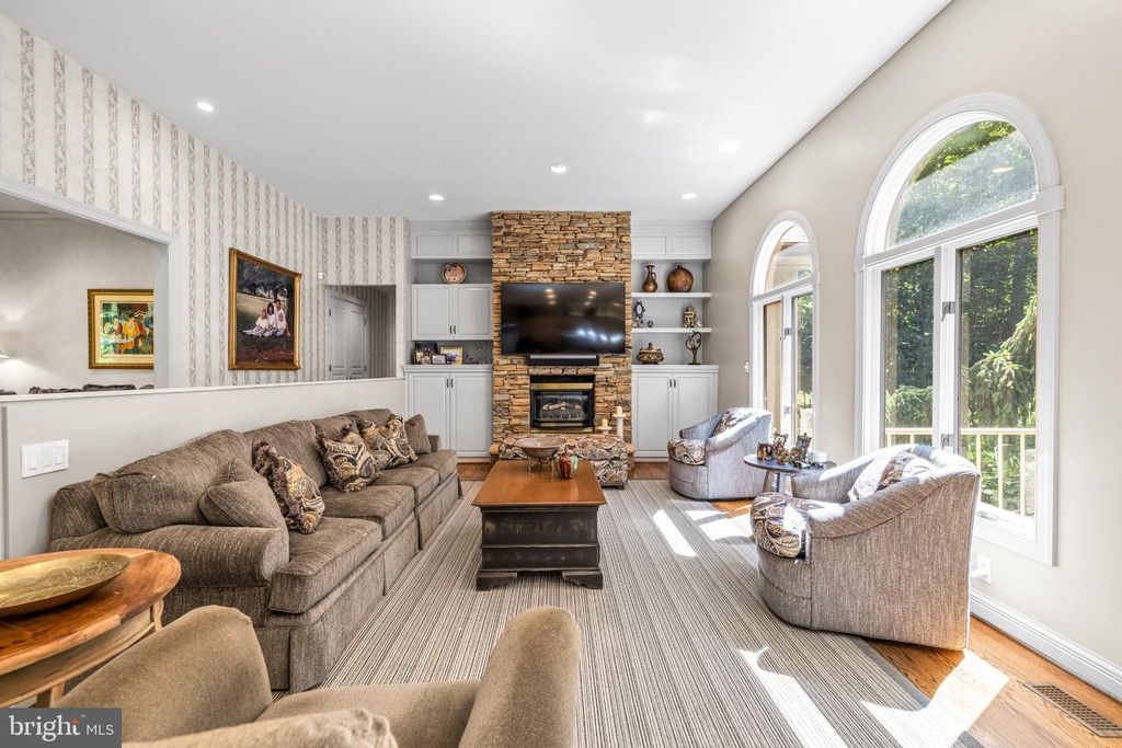 Image 11 of property listing at 12113 HENESON GARTH, Owings Mills, MD 21117